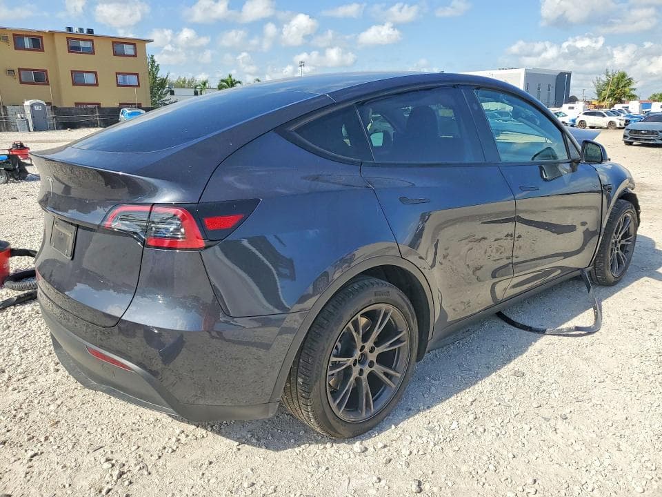 2025 TESLA MODEL Y 3