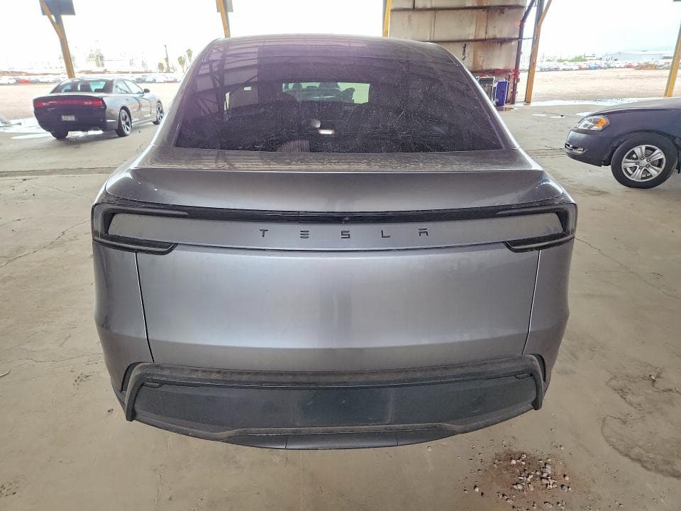 2026 TESLA MODEL Y 6