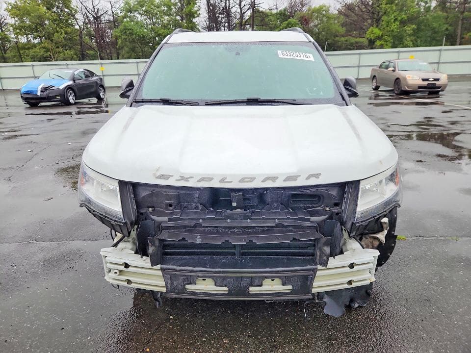 2019 FORD EXPLORER XLT 5