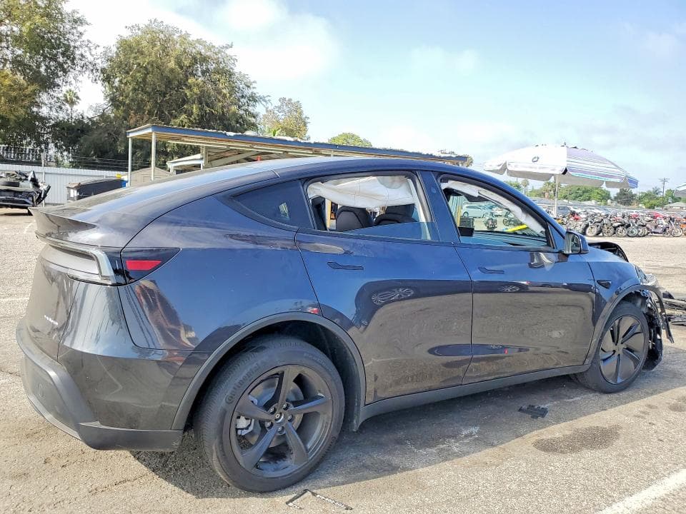 2026 TESLA MODEL Y 3