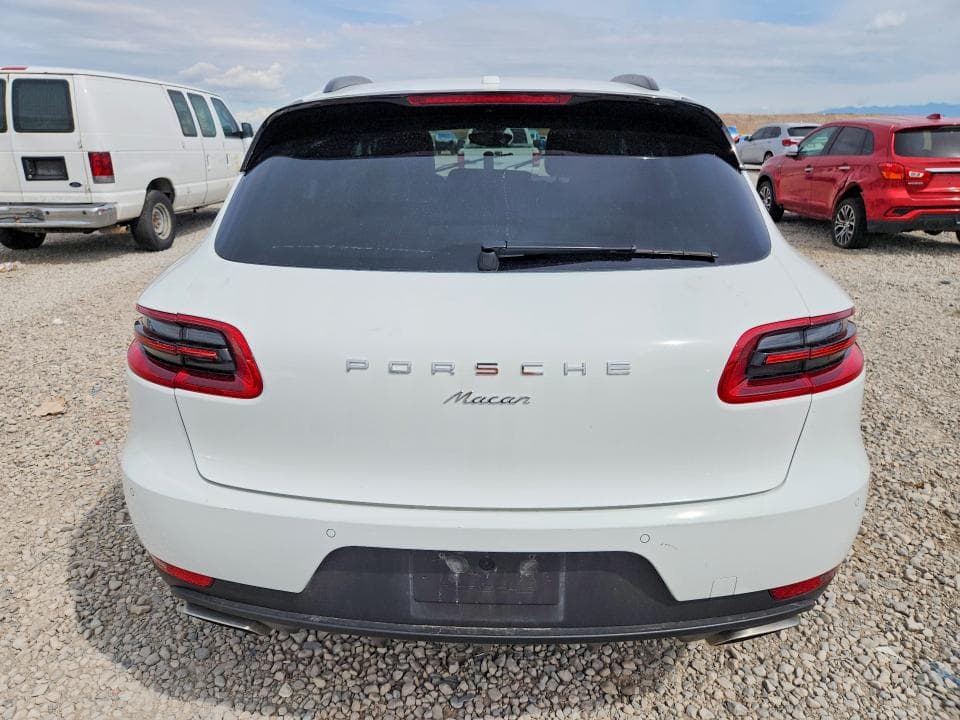 2017 PORSCHE MACAN 6