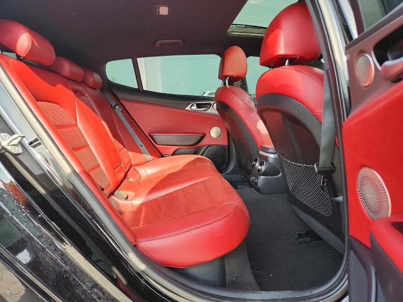 2019 KIA STINGER GT2 10