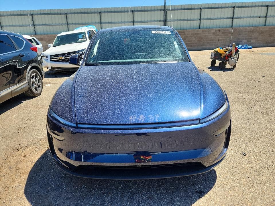 2026 TESLA MODEL Y 5