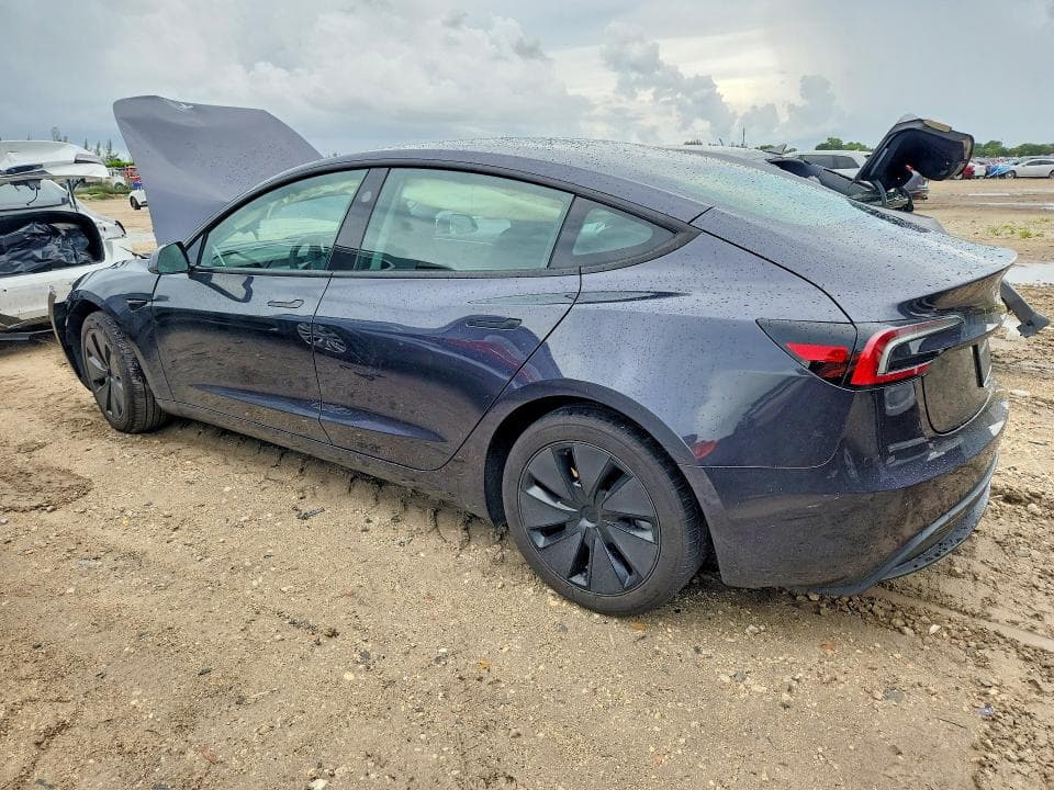 2025 TESLA MODEL 3 2