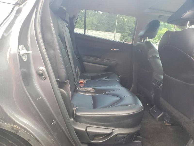 2023 TOYOTA HIGHLANDER XLE 10