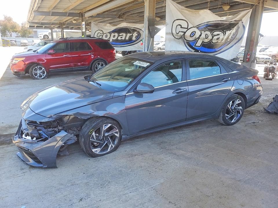2025 HYUNDAI ELANTRA SEL