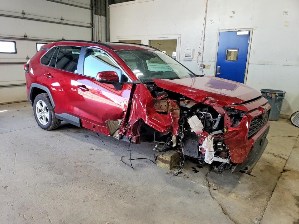 2019 TOYOTA RAV4 XLE 4