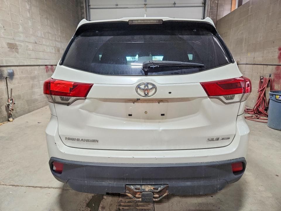 2017 TOYOTA HIGHLANDER XLE 6