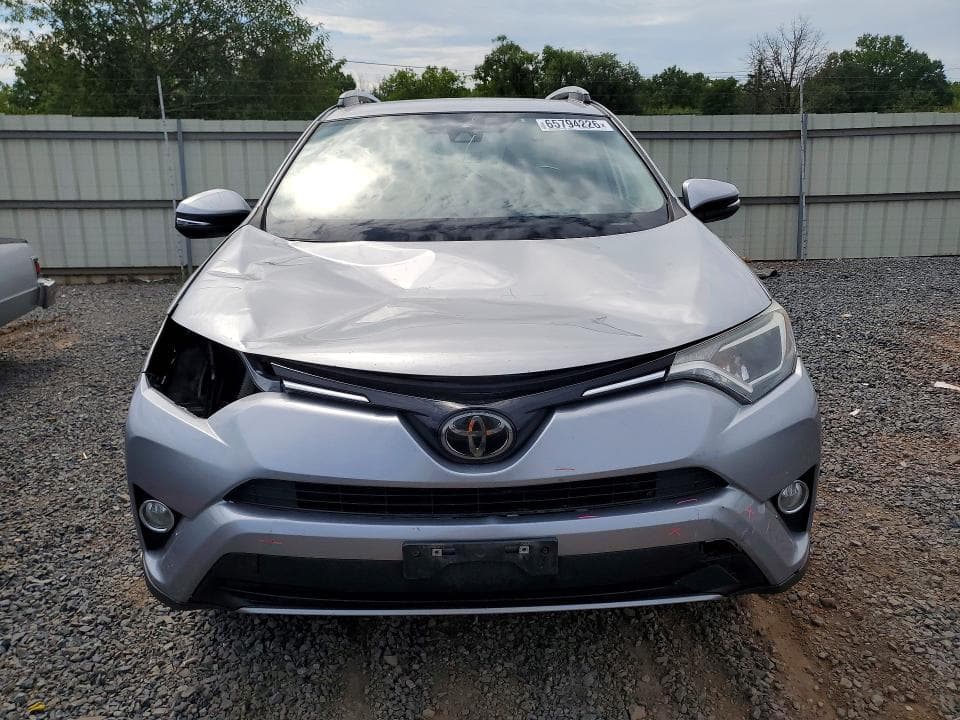 2017 TOYOTA RAV4 XLE 5
