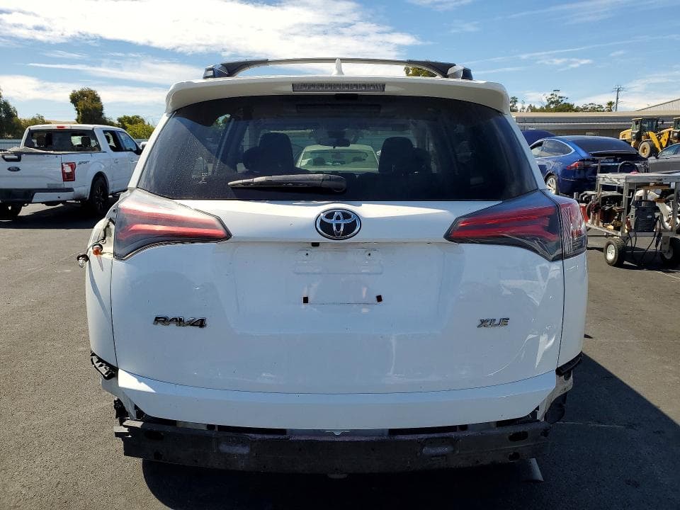 2017 TOYOTA RAV4 XLE 6