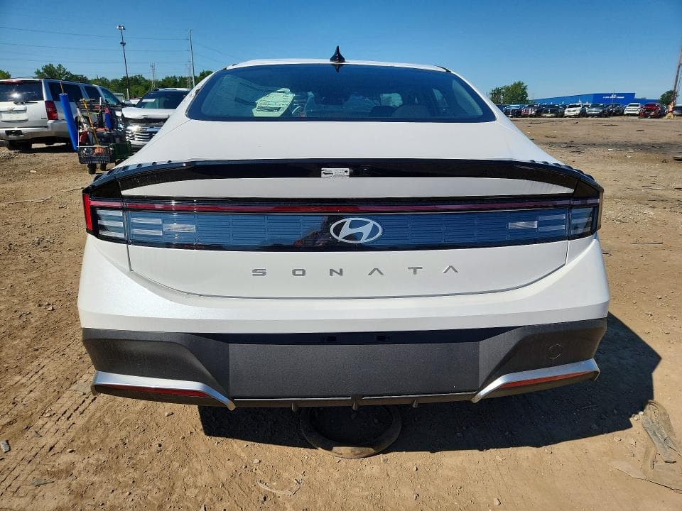 2026 HYUNDAI SONATA SE 6