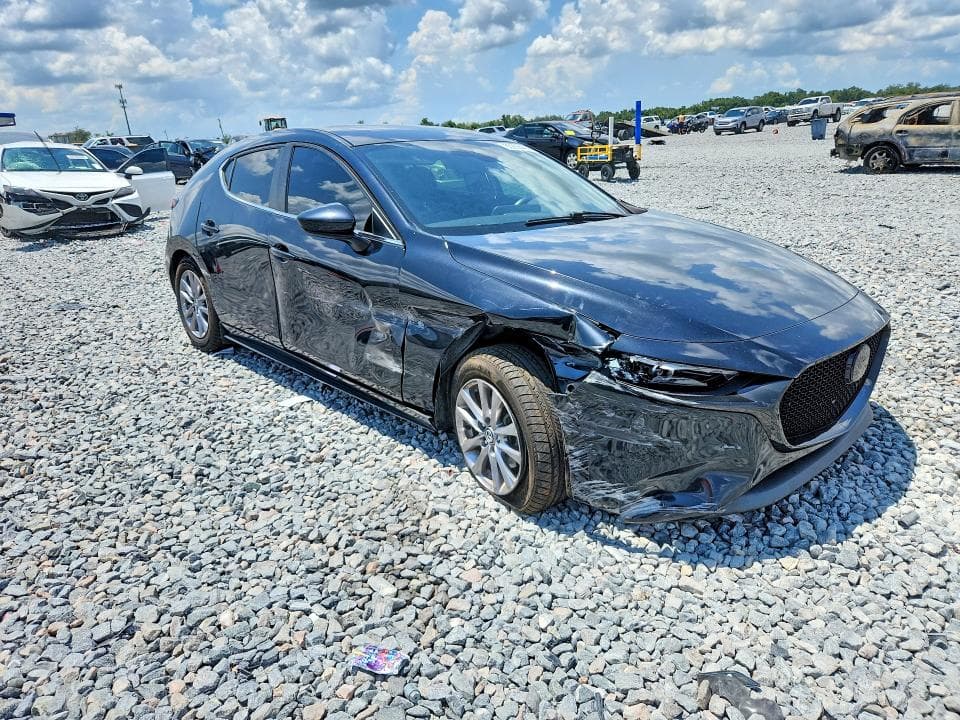 2022 MAZDA 3 4