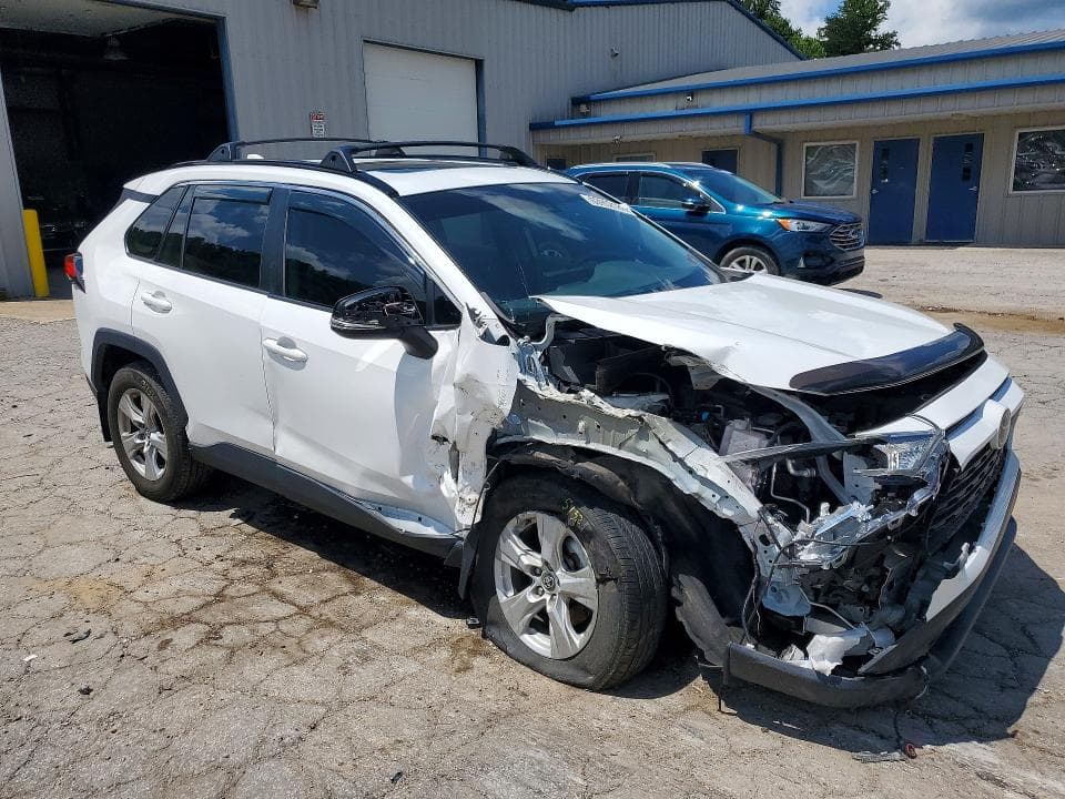 2020 TOYOTA RAV4 XLE 4