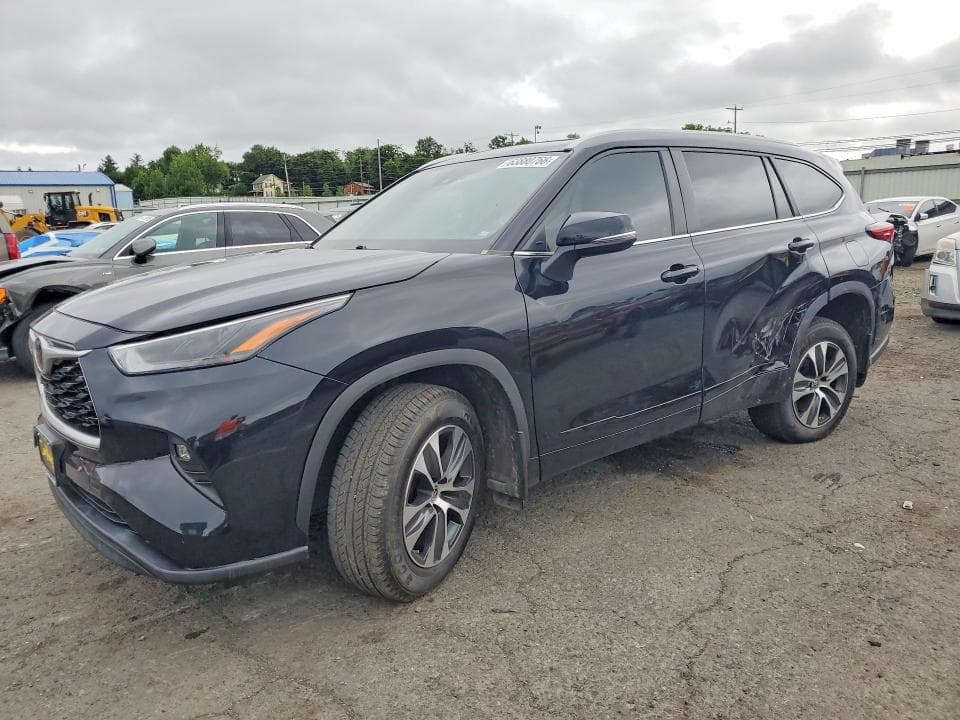 2023 TOYOTA HIGHLANDER XLE - 1