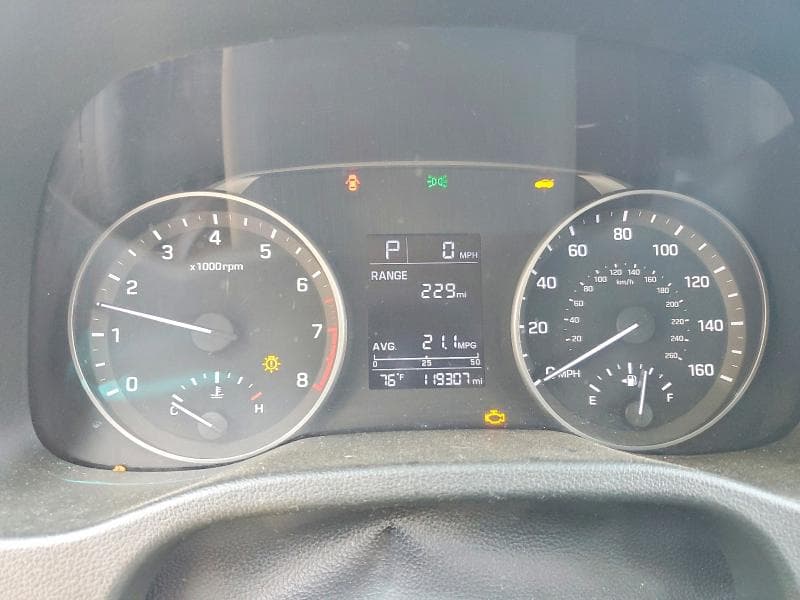 2018 HYUNDAI ELANTRA SE 9