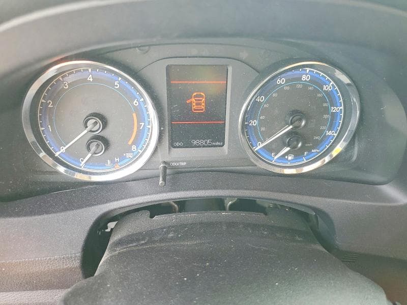 2017 TOYOTA COROLLA LE 9