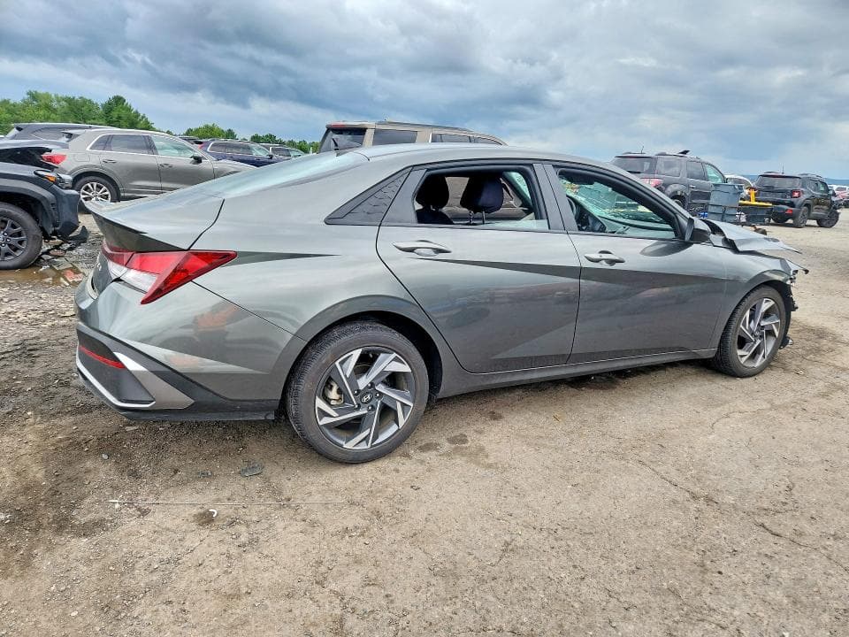 2025 HYUNDAI ELANTRA SEL SPORT 3