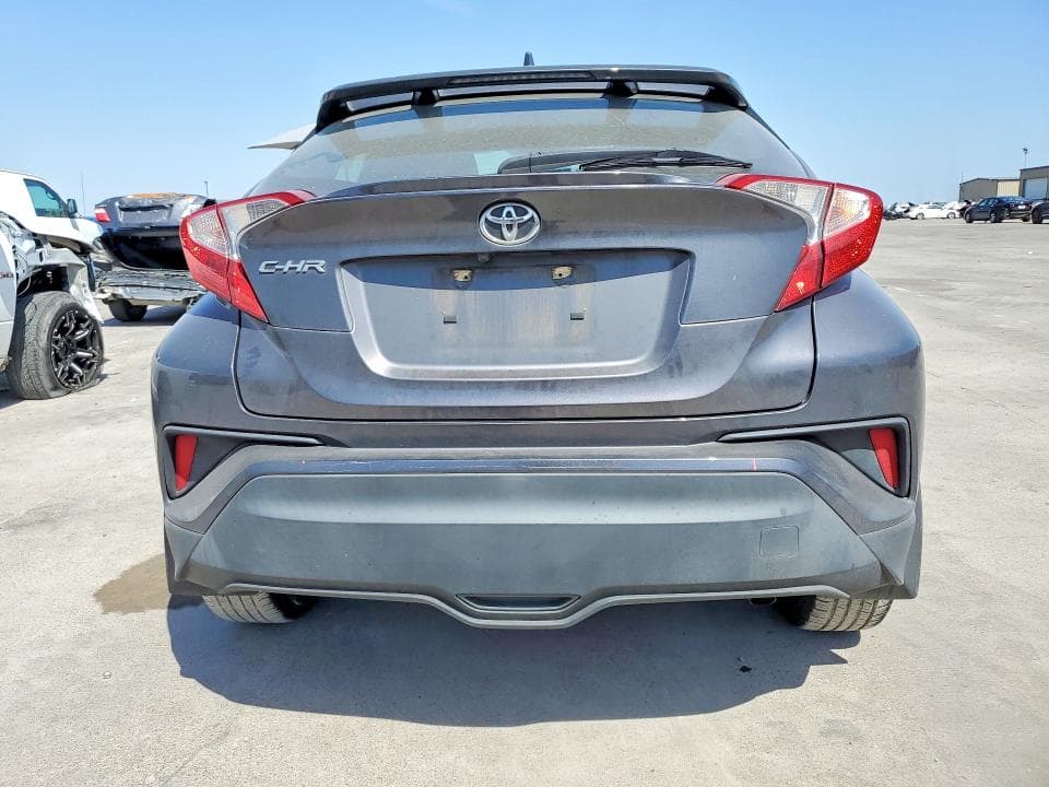 2021 TOYOTA C-HR LE 6