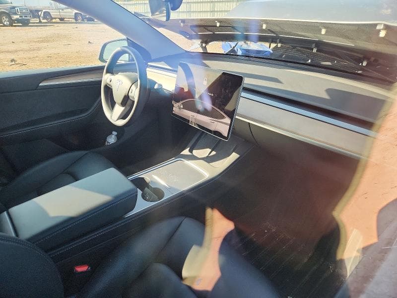 2024 TESLA MODEL Y 8