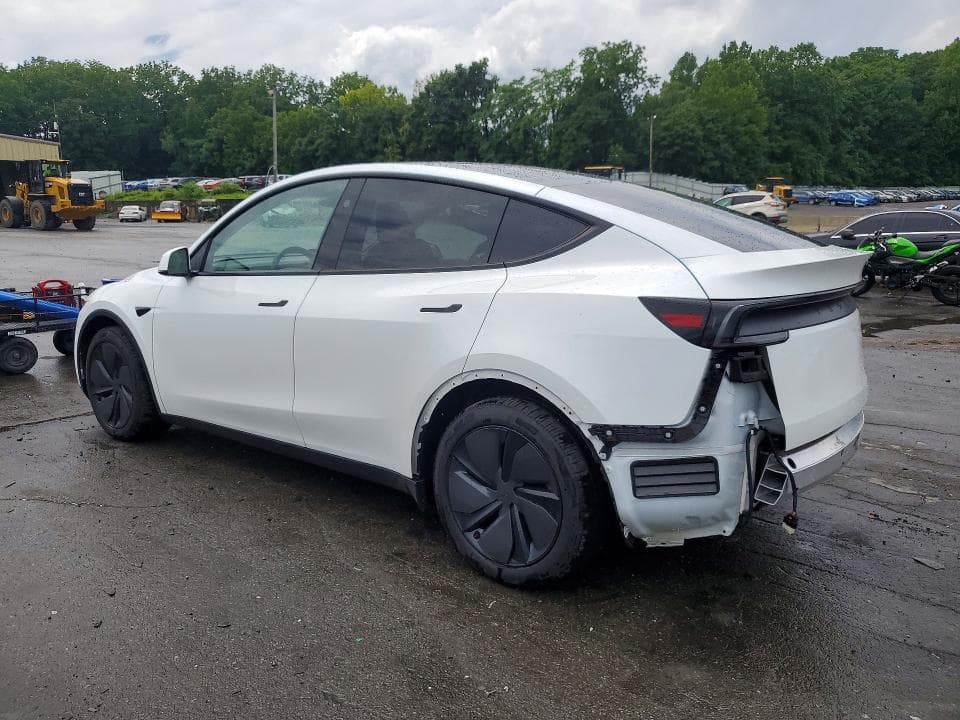 2026 TESLA MODEL Y 2