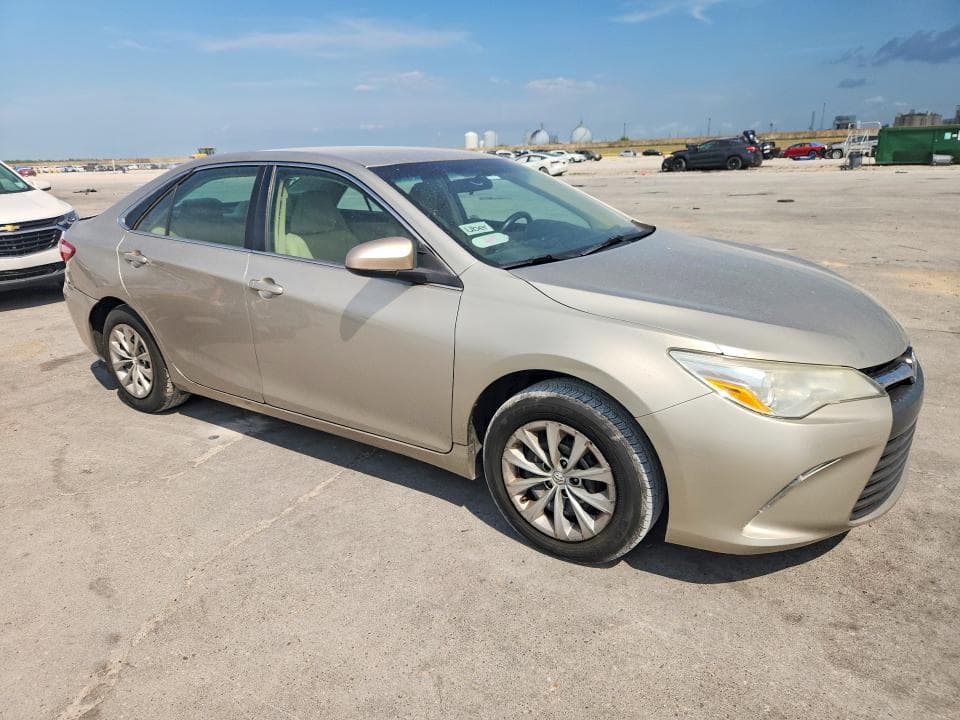 2017 TOYOTA CAMRY LE 4