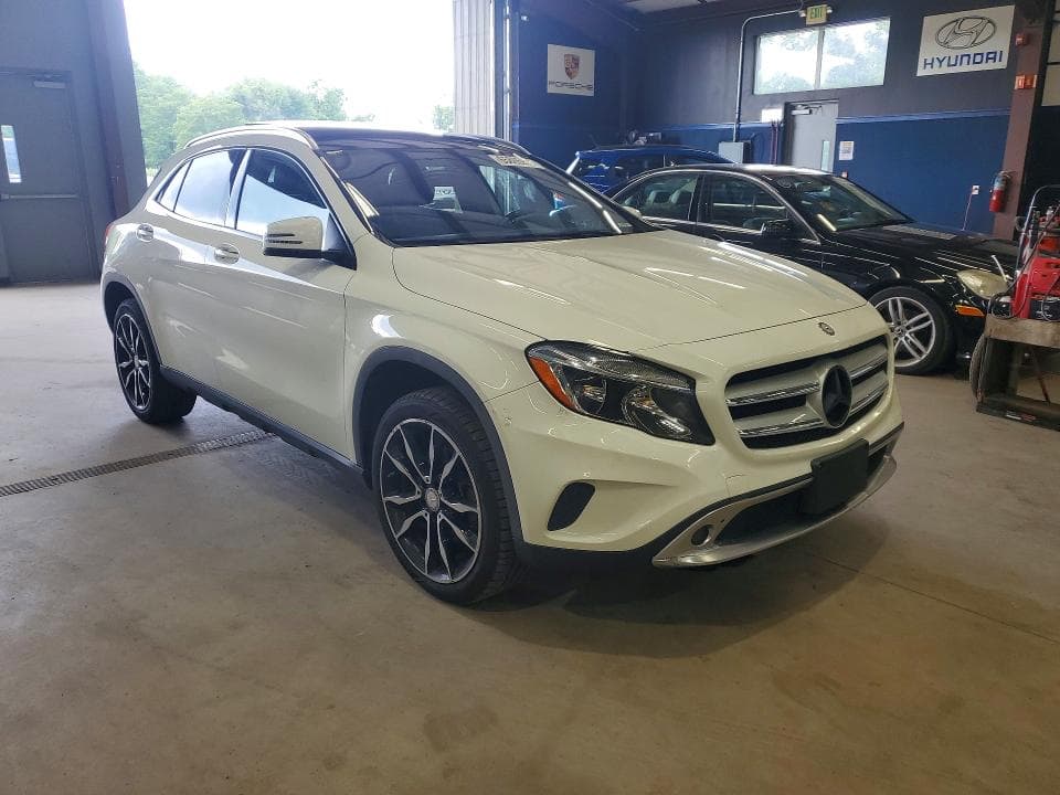 2017 MERCEDES-BENZ GLA 250 4