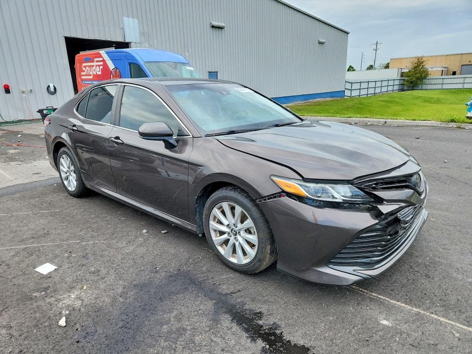 2018 TOYOTA CAMRY LE 4