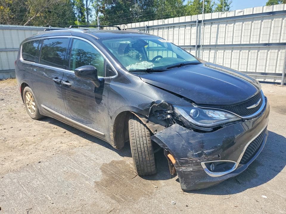 2020 CHRYSLER PACIFICA TOURING L 4