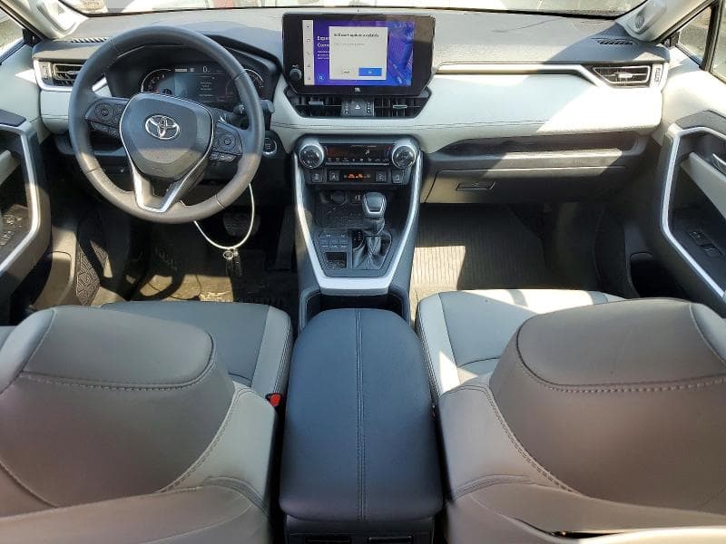 2024 TOYOTA RAV4 XLE PREMIUM 8