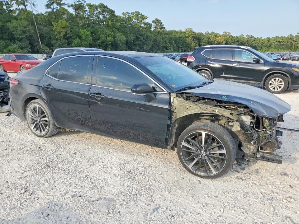 2020 TOYOTA CAMRY XSE 4