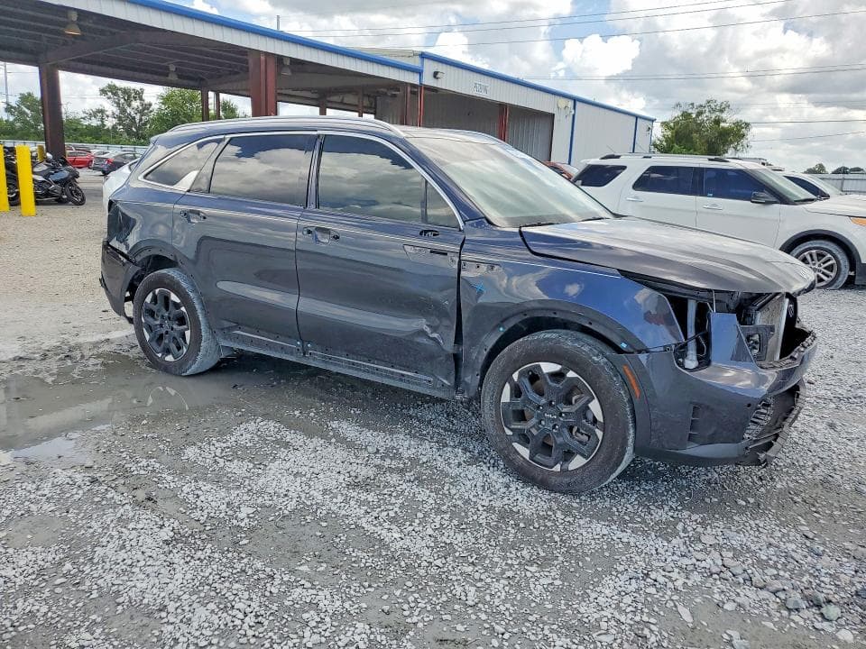 2025 KIA SORENTO S 4