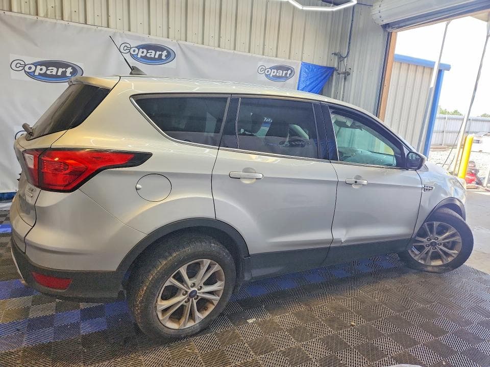 2019 FORD ESCAPE SE 3