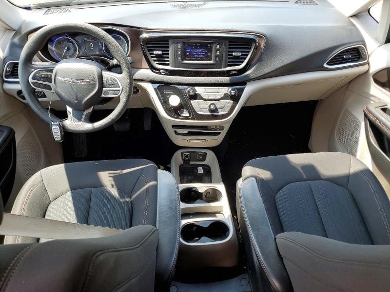 2017 CHRYSLER PACIFICA TOURING 8