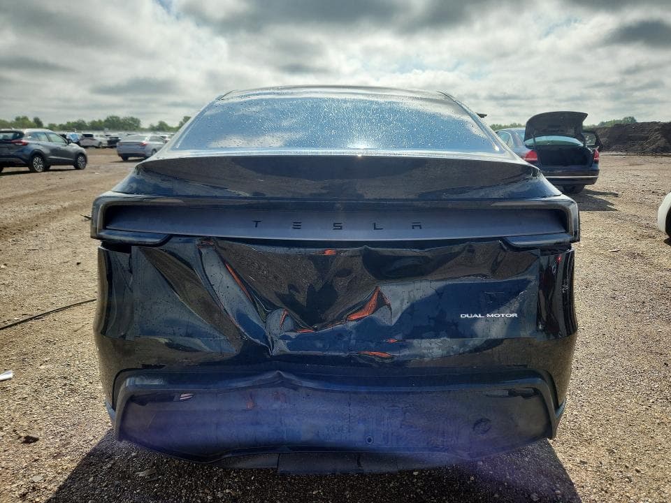2026 TESLA MODEL Y 6