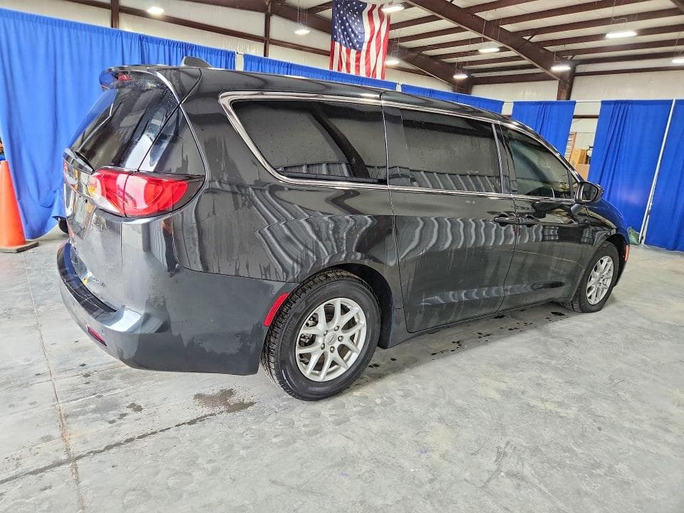 2021 CHRYSLER VOYAGER LX 3