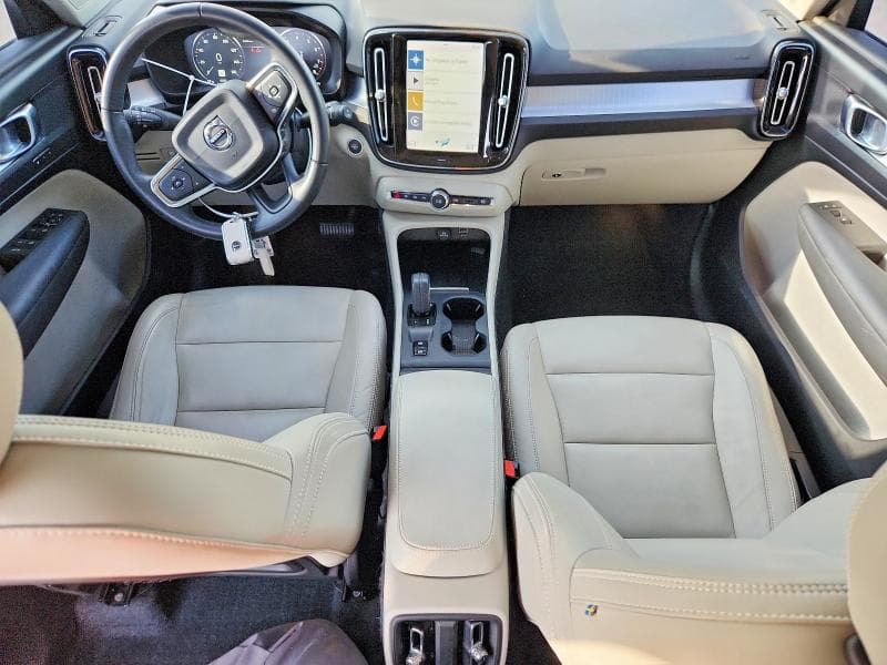 2019 VOLVO XC40 T5 MOMENTUM 8