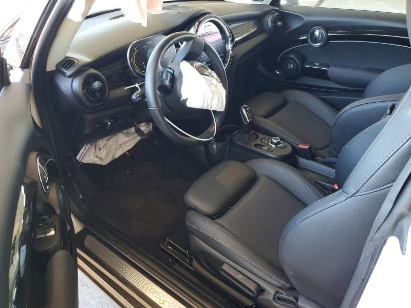 2024 MINI COOPER SE 8
