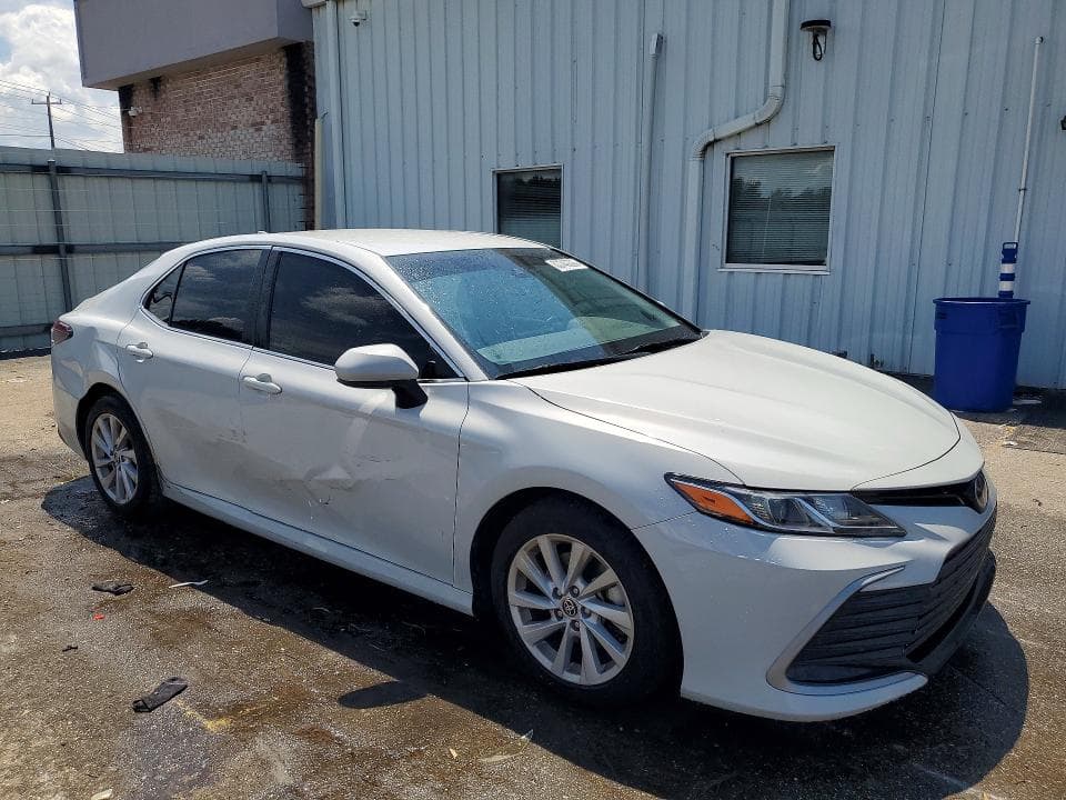 2022 TOYOTA CAMRY LE 4