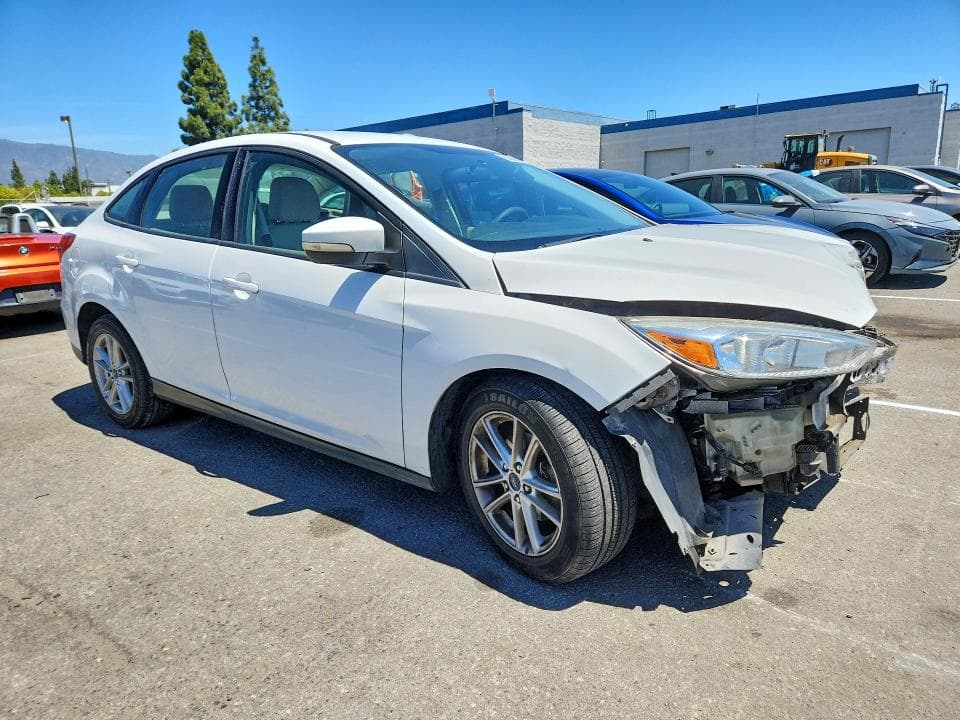 2017 FORD FOCUS SE 4