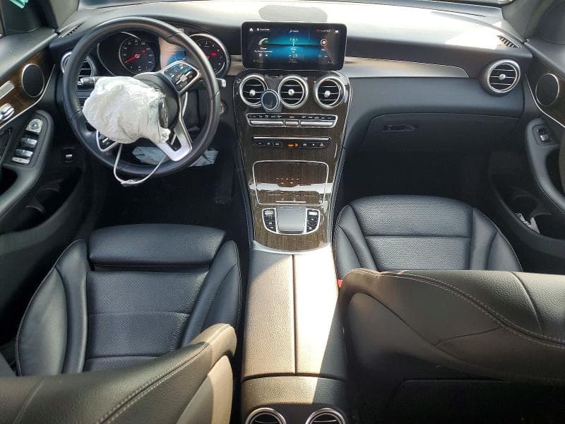 2020 MERCEDES-BENZ GLC 300 4MATIC 8