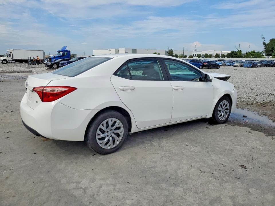 2018 TOYOTA COROLLA LE 3