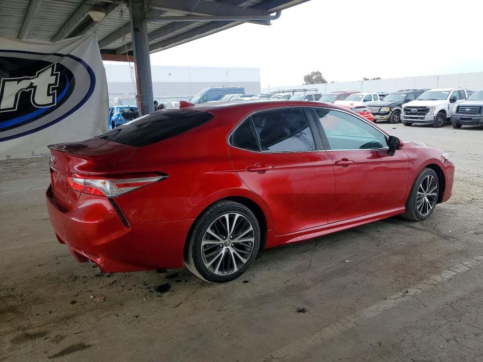2020 TOYOTA CAMRY SE 3