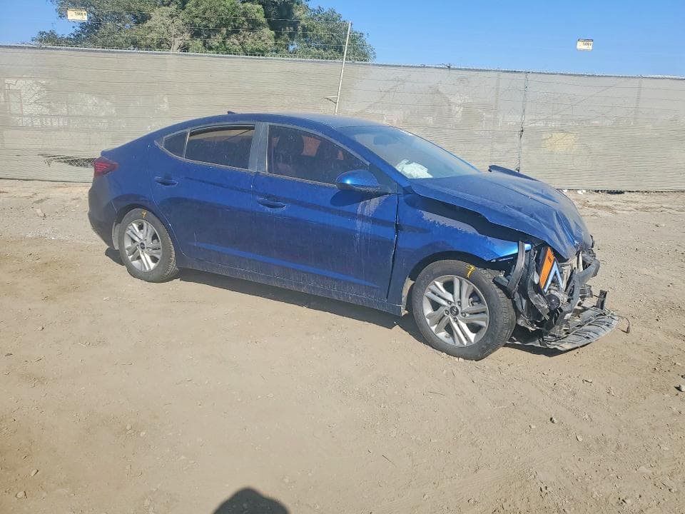 2020 HYUNDAI ELANTRA SEL 4