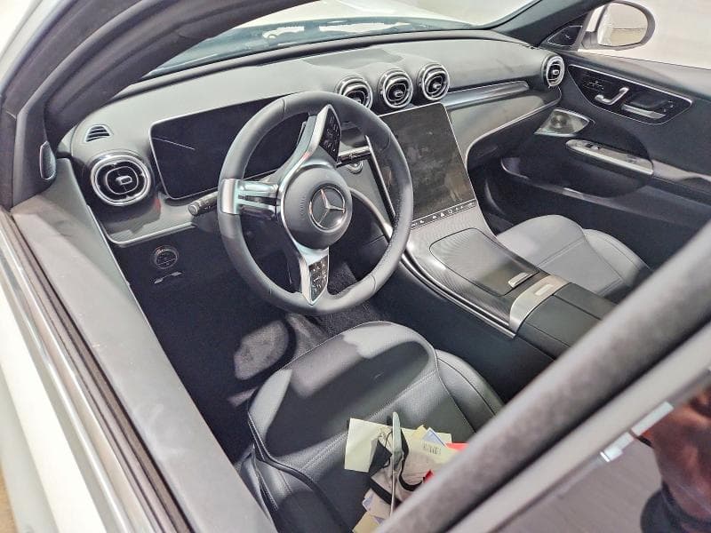 2026 MERCEDES-BENZ C 300 4MATIC 8