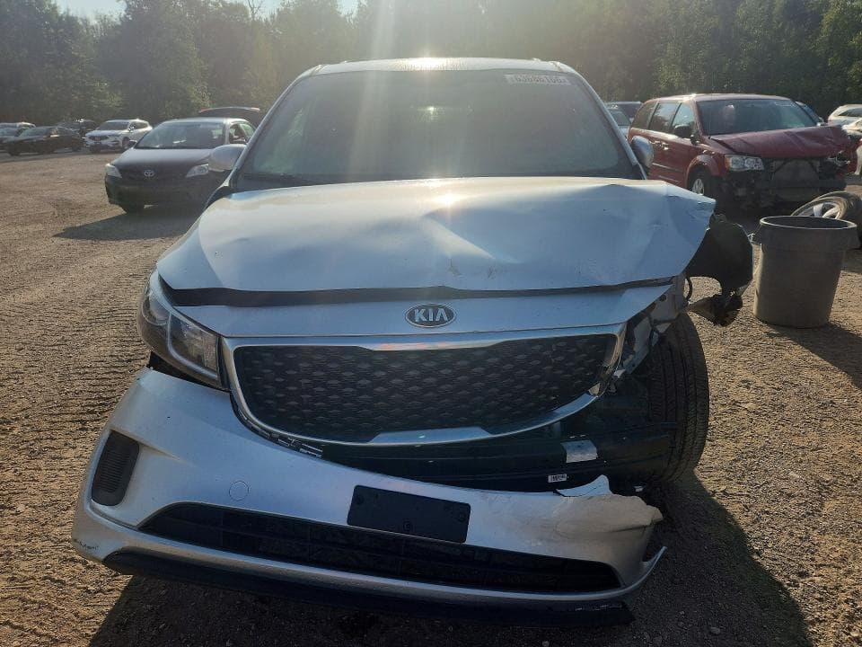 2017 KIA SEDONA LX 5