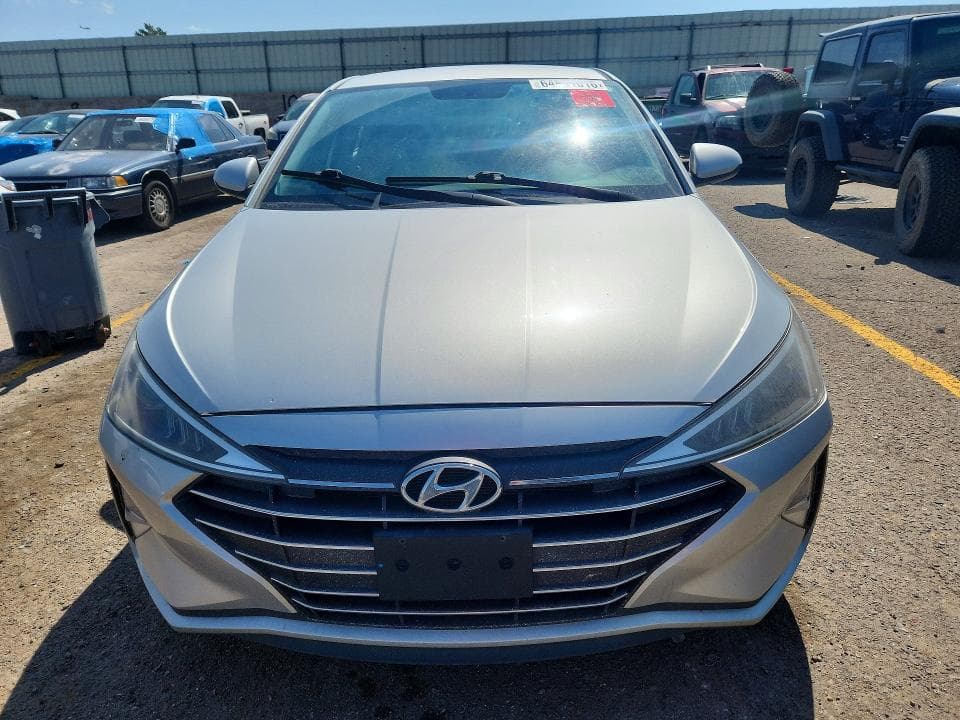 2019 HYUNDAI ELANTRA SE 5