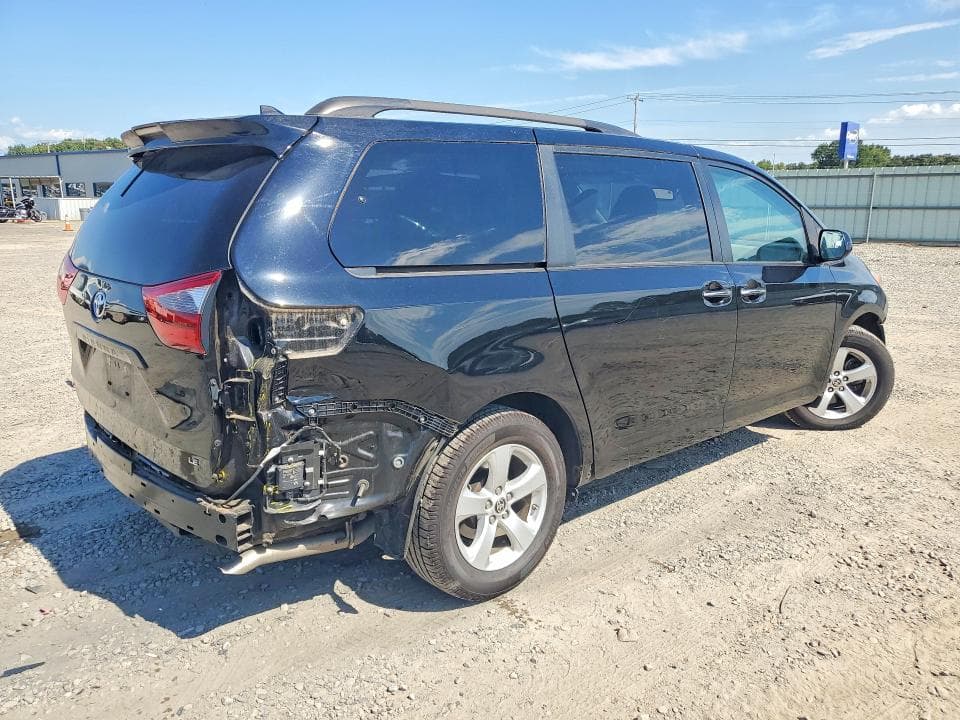 2020 TOYOTA SIENNA LE 3
