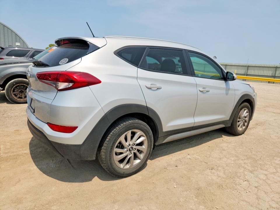 2017 HYUNDAI TUCSON SE 3