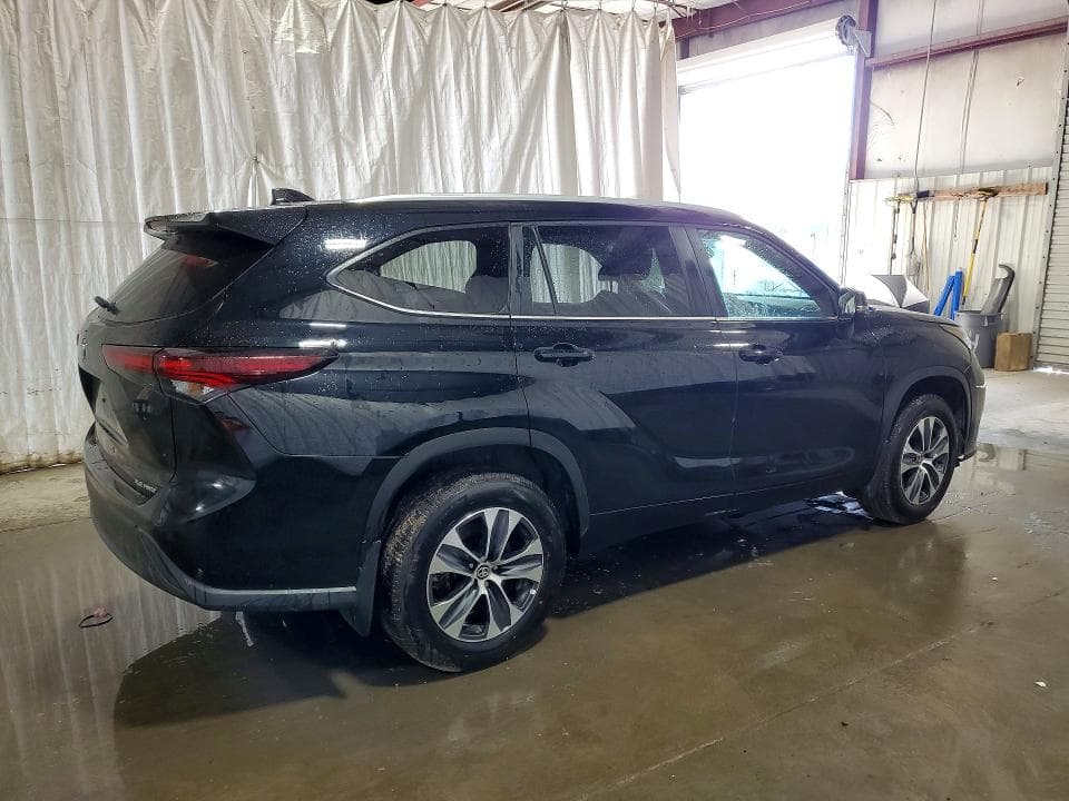 2026 TOYOTA HIGHLANDER XLE 3