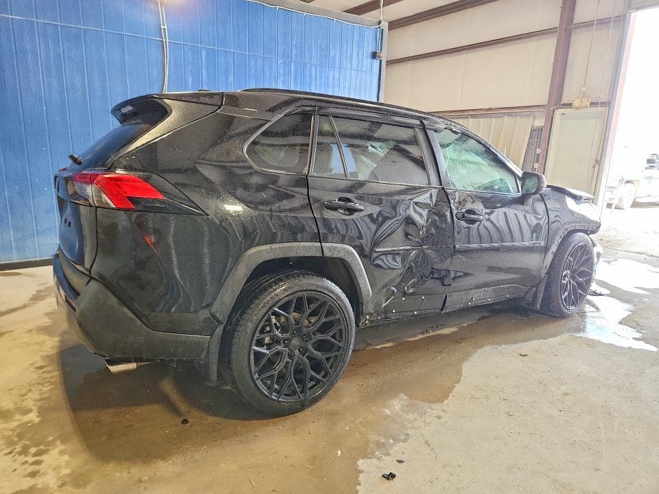 2025 TOYOTA RAV4 XLE PREMIUM 3